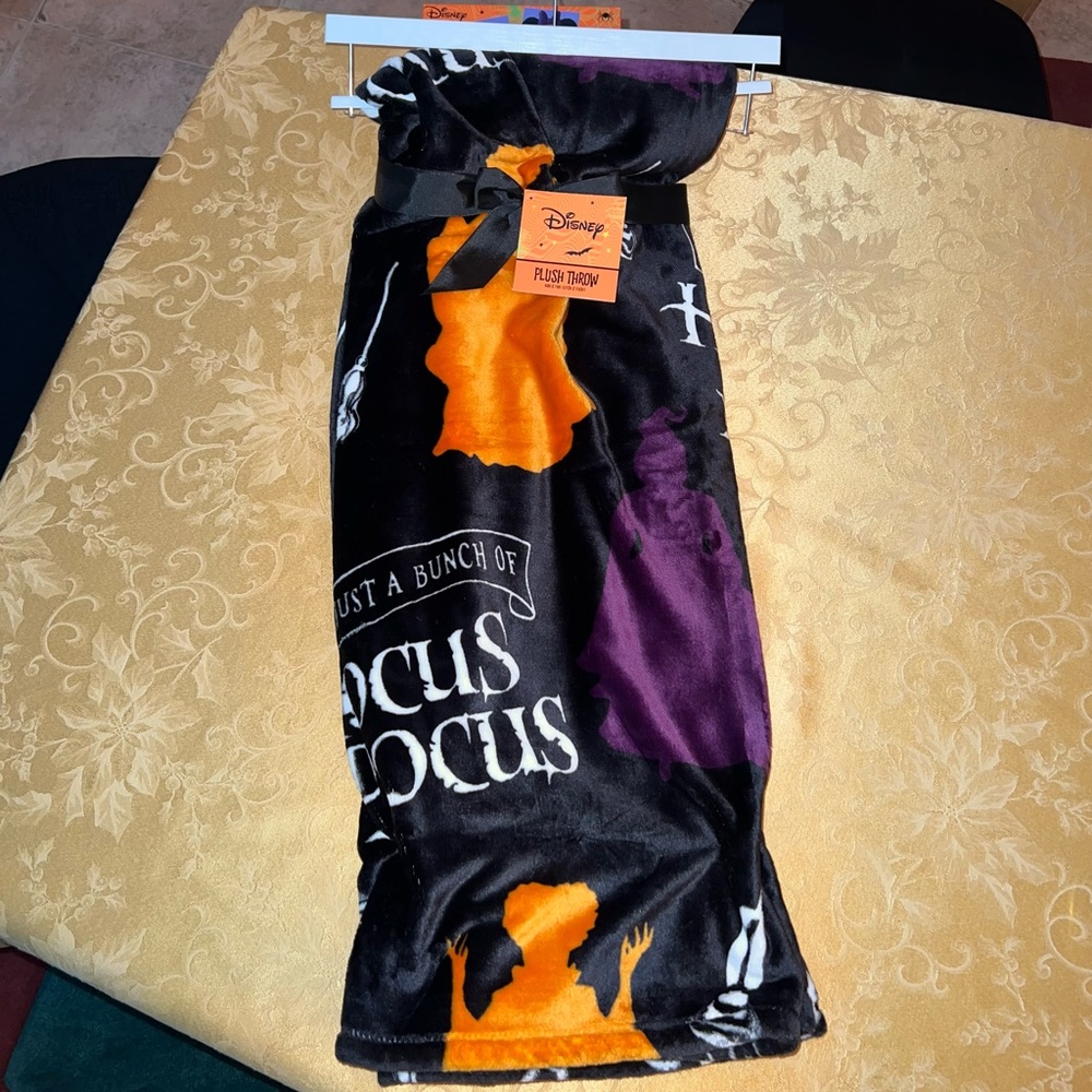 Disney Hocus Pocus Plush Throw Blanket